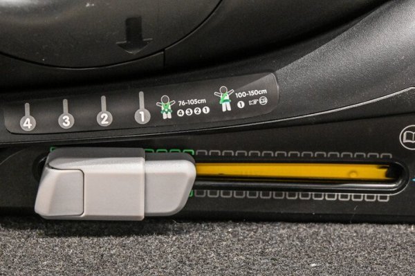 kinderstoel voor peuters en kleuters in de auto