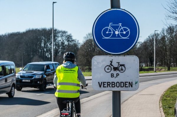 fietser op een fietspad