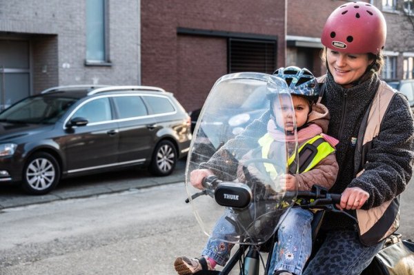 fietsstoel vooraan met windscherm