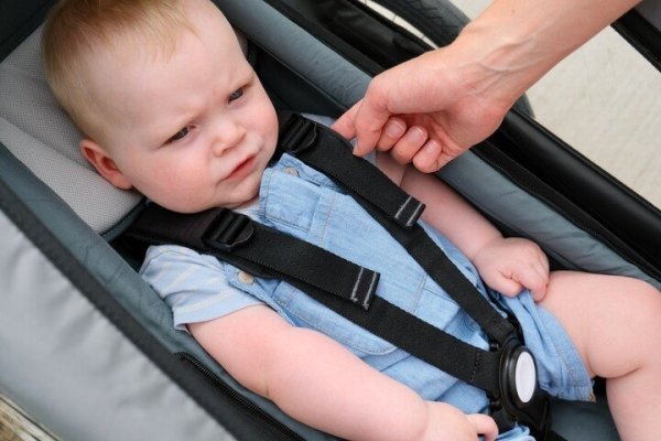 baby in fietskar