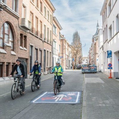 3 fietsers in een fietszone